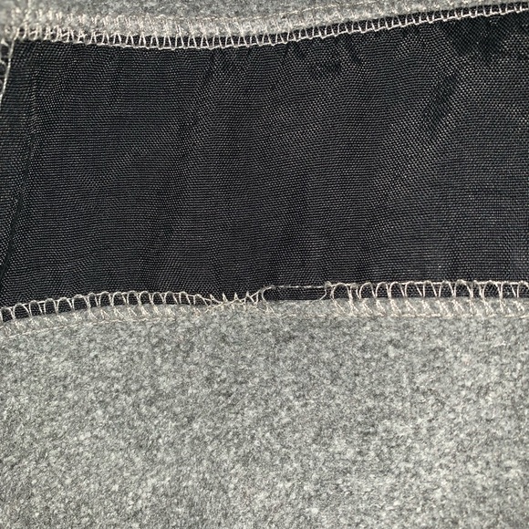 EUC Tommy Hilfiger 1/4 Zip Fleece Pullover Size L. - Picture 7 of 7